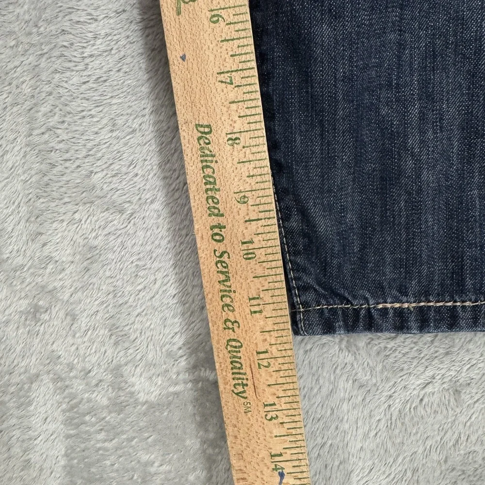 Levis actual size